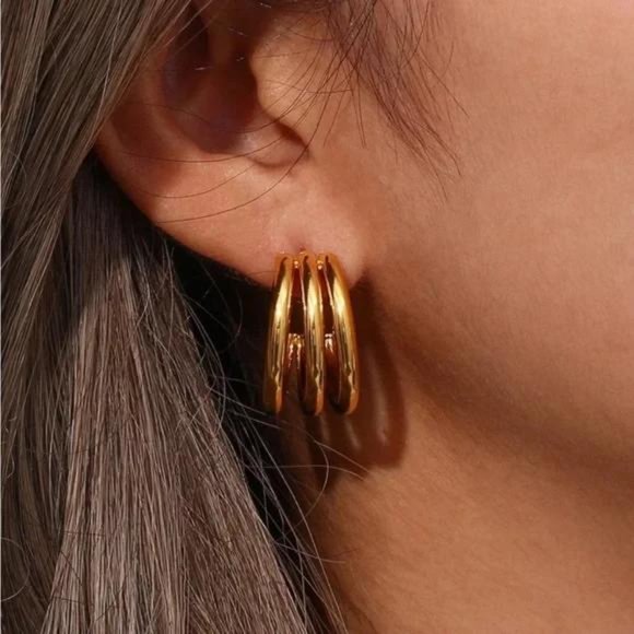 NEW 3 LAYERS 18K GOLD HOOP EARRINGS, BEAUTIFUL EARRINGS, CUTE EARRINGS. - Picture 2 of 7